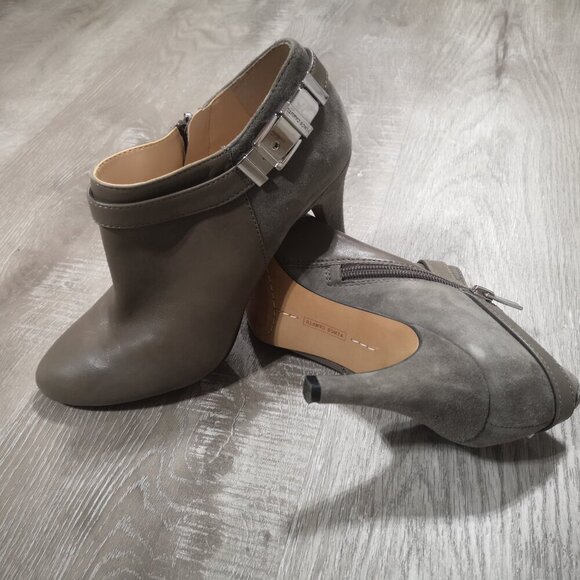 Vince Camuto Vanny Ladies Size 7.5 Grey Leather Upper Bootie - Picture 4 of 11